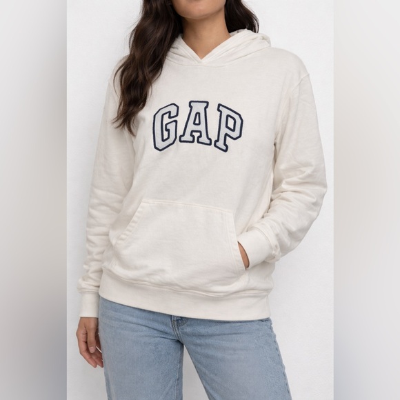 GAP Tops - GAP Ivory Logo Pullover Hoodie Sweatshirt Casual Streetwear XL Relaxed Fit Comfy
